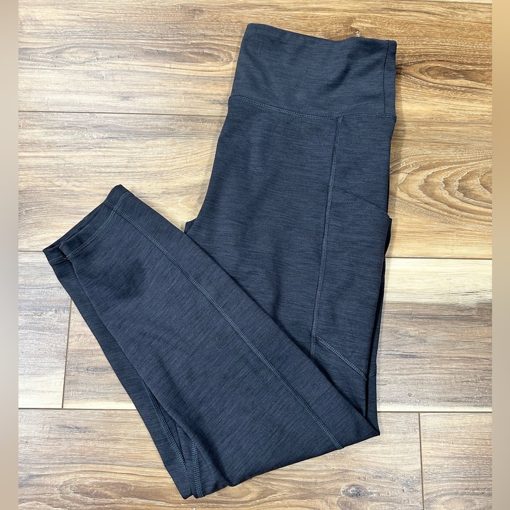Ladies American Eagle leggings size XL with pockets grey